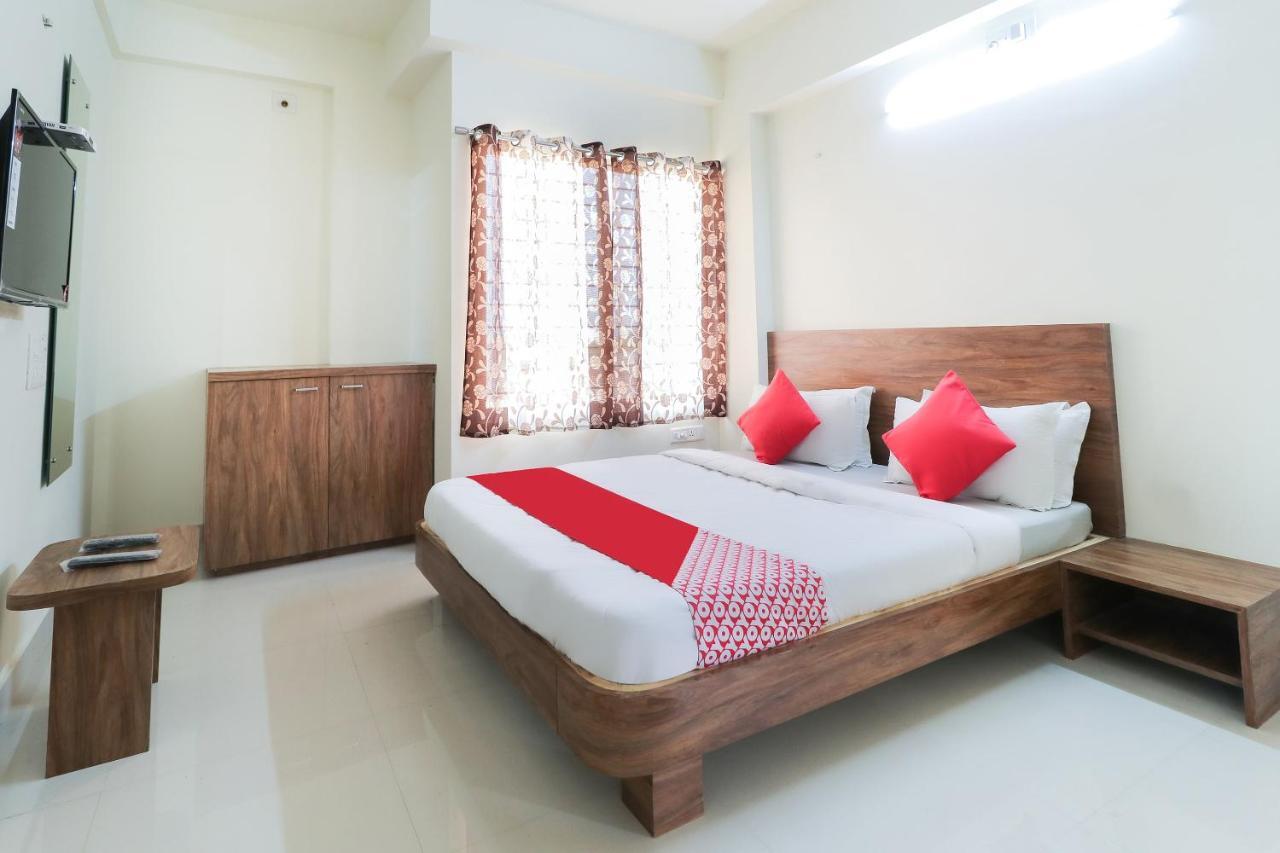 Oyo 63903 Hotel Shree Ram Villa Dwārka Exteriör bild