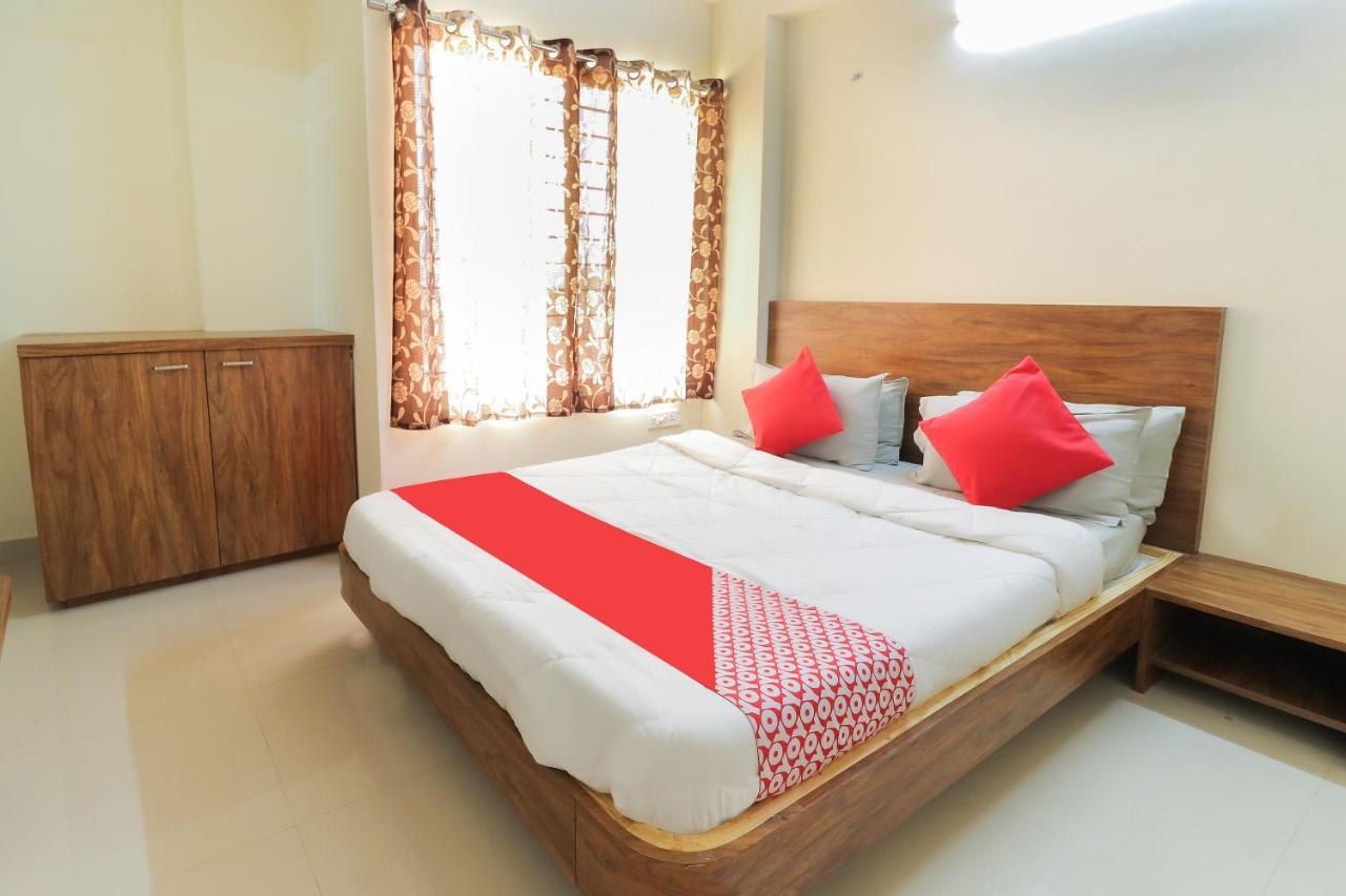 Oyo 63903 Hotel Shree Ram Villa Dwārka Rum bild
