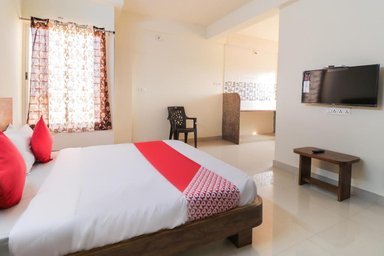 Oyo 63903 Hotel Shree Ram Villa Dwārka Exteriör bild