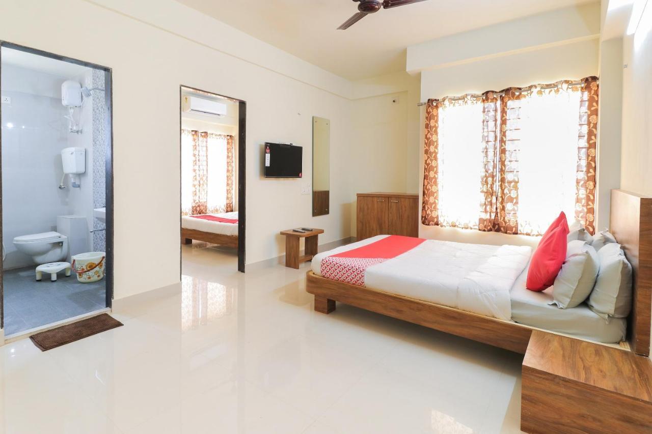 Oyo 63903 Hotel Shree Ram Villa Dwārka Exteriör bild